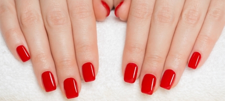 El-manicure-de-gel-uñas-de-laca-Pros-y-contras-MainPhoto